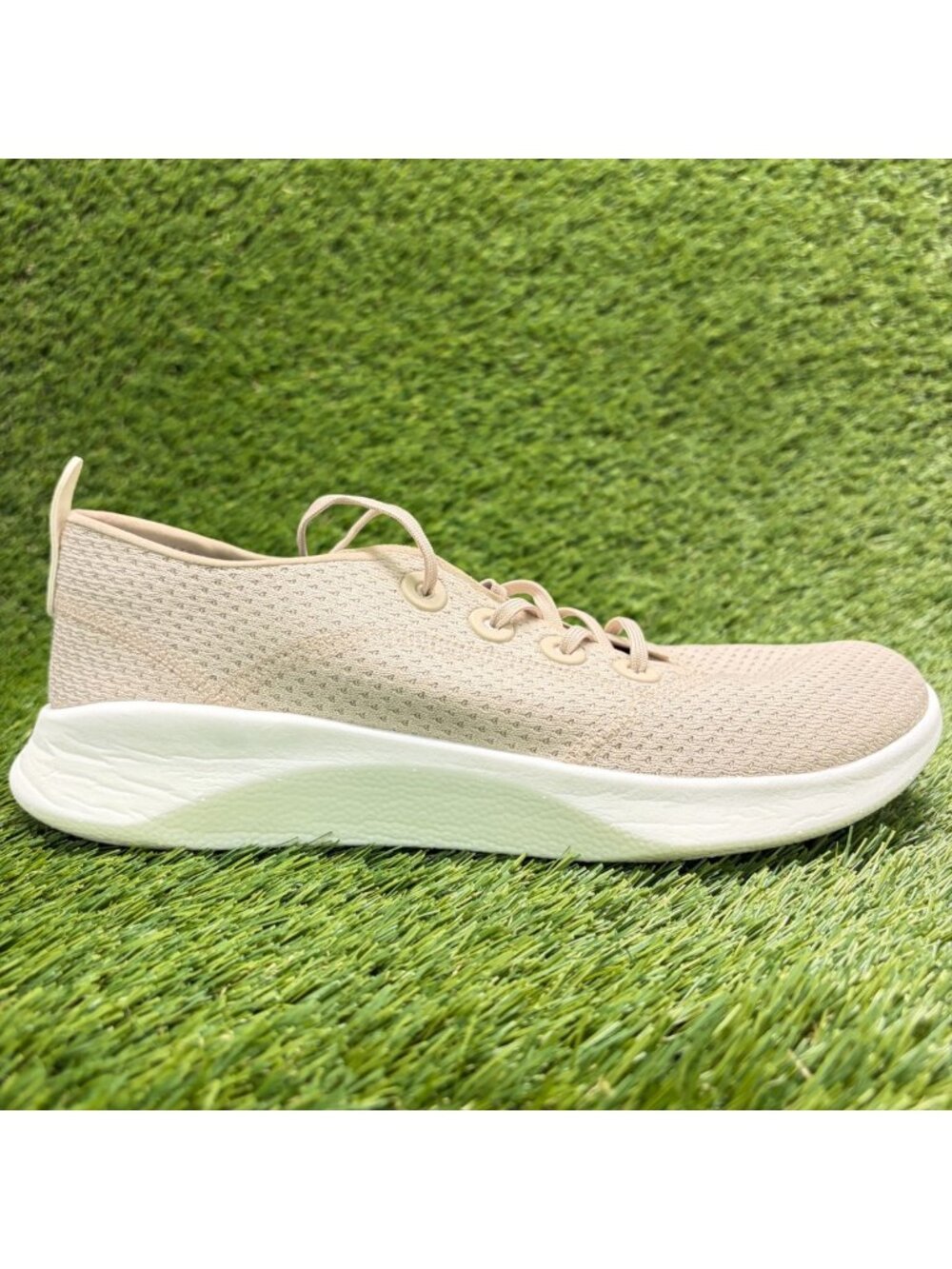 Allbirds SuperLight Tree Runner Womens Size 11 Beige Running Shoes Sneakers